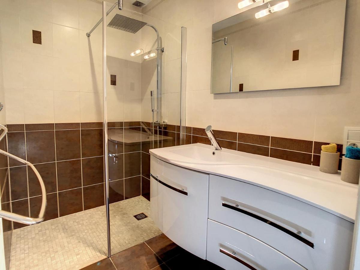 3 Bedrooms Villa Near Cannes - Pool & Jacuzzi - Sea View Mandelieu La Napoule Luaran gambar