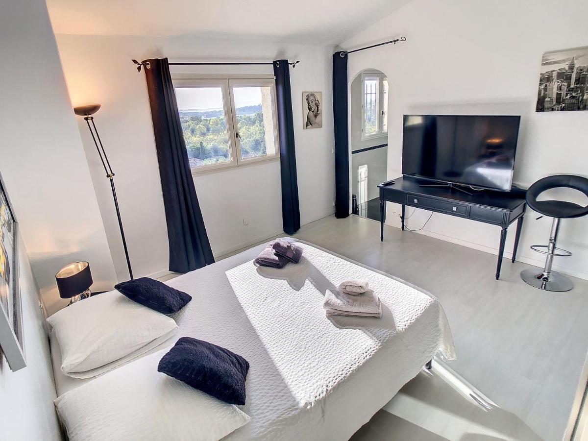 3 Bedrooms Villa Near Cannes - Pool & Jacuzzi - Sea View Mandelieu La Napoule Luaran gambar