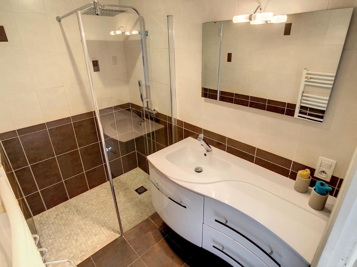 3 Bedrooms Villa Near Cannes - Pool & Jacuzzi - Sea View Mandelieu La Napoule Luaran gambar