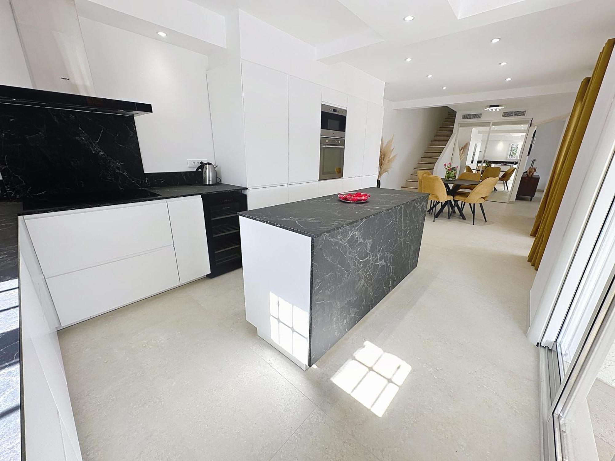 3 Bedrooms Villa Near Cannes - Pool & Jacuzzi - Sea View Mandelieu La Napoule Luaran gambar
