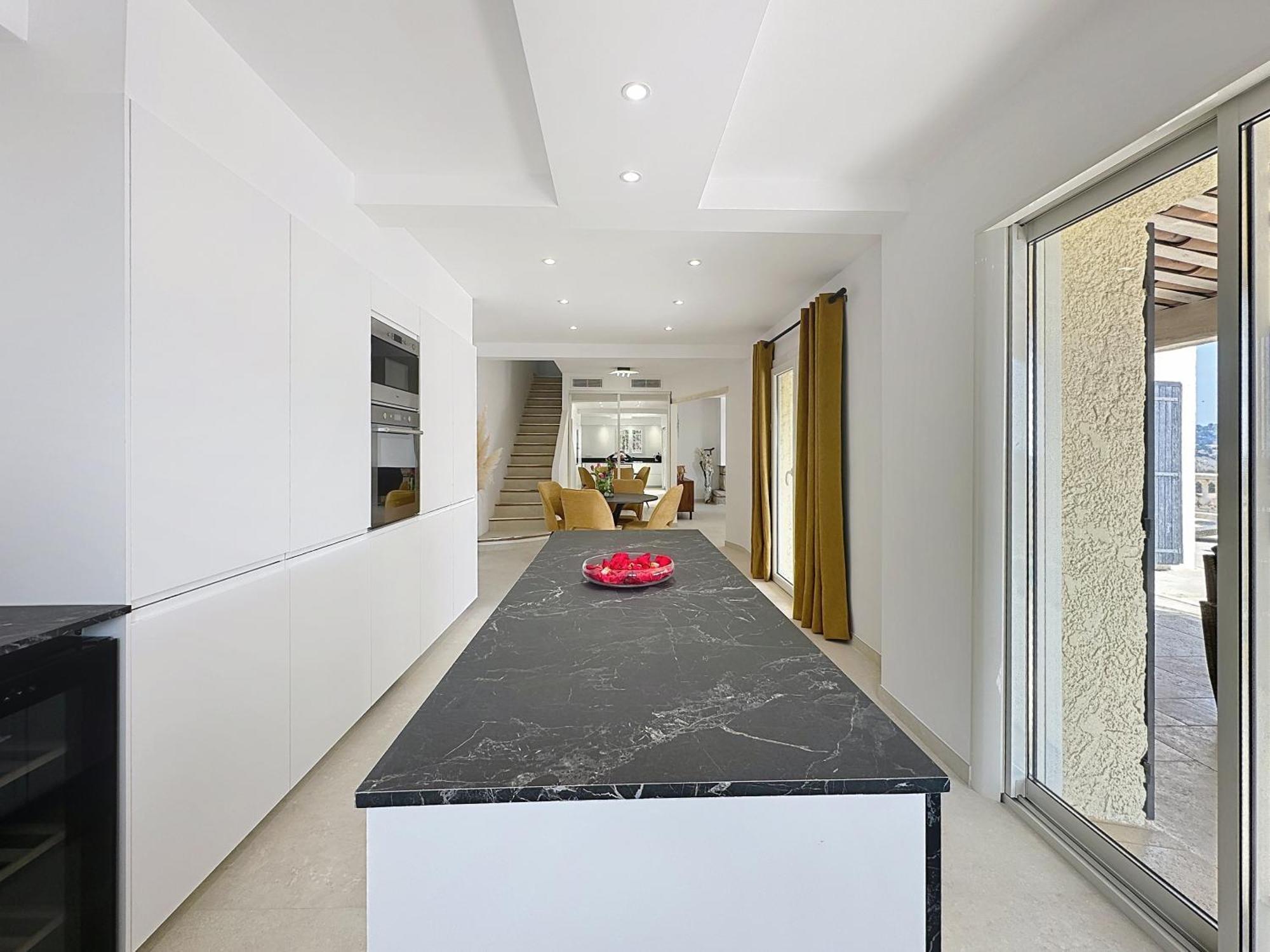 3 Bedrooms Villa Near Cannes - Pool & Jacuzzi - Sea View Mandelieu La Napoule Luaran gambar