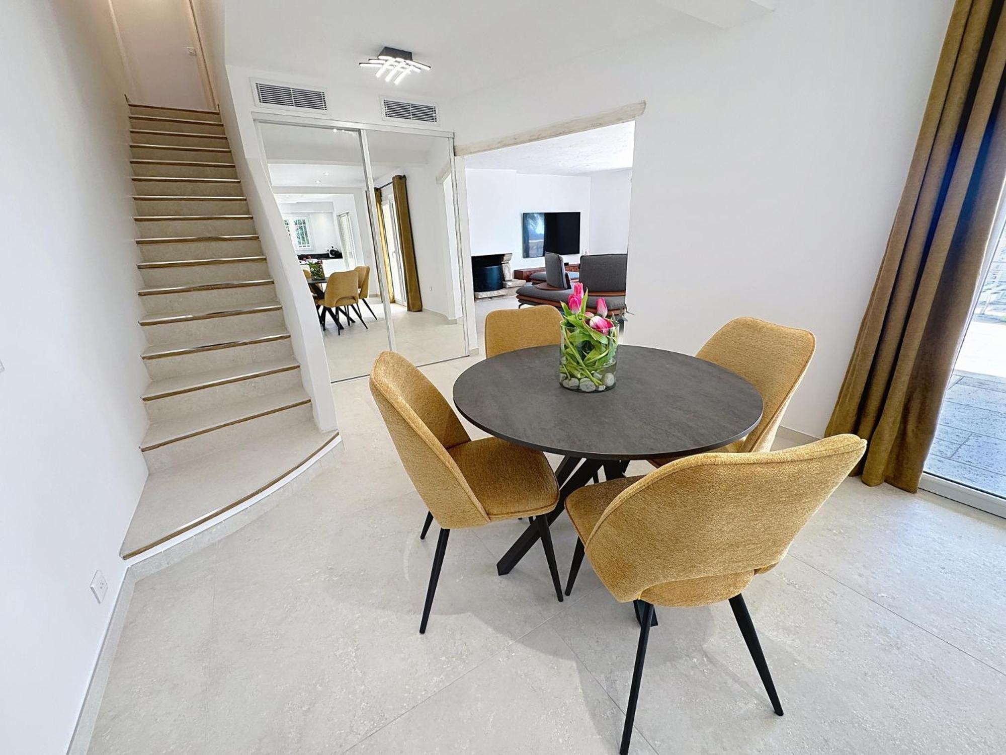 3 Bedrooms Villa Near Cannes - Pool & Jacuzzi - Sea View Mandelieu La Napoule Luaran gambar