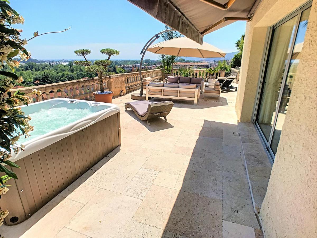 3 Bedrooms Villa Near Cannes - Pool & Jacuzzi - Sea View Mandelieu La Napoule Luaran gambar
